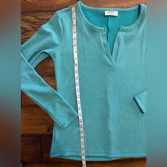 Zenana Outfitters New Without Tags Teal Long Sleeve Waffle V Neck Tee - Picture 4 of 5